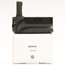 USED Sony Vertical Grip VG-C1EM Fits Sony 1st Gen a7, a7R & a7S